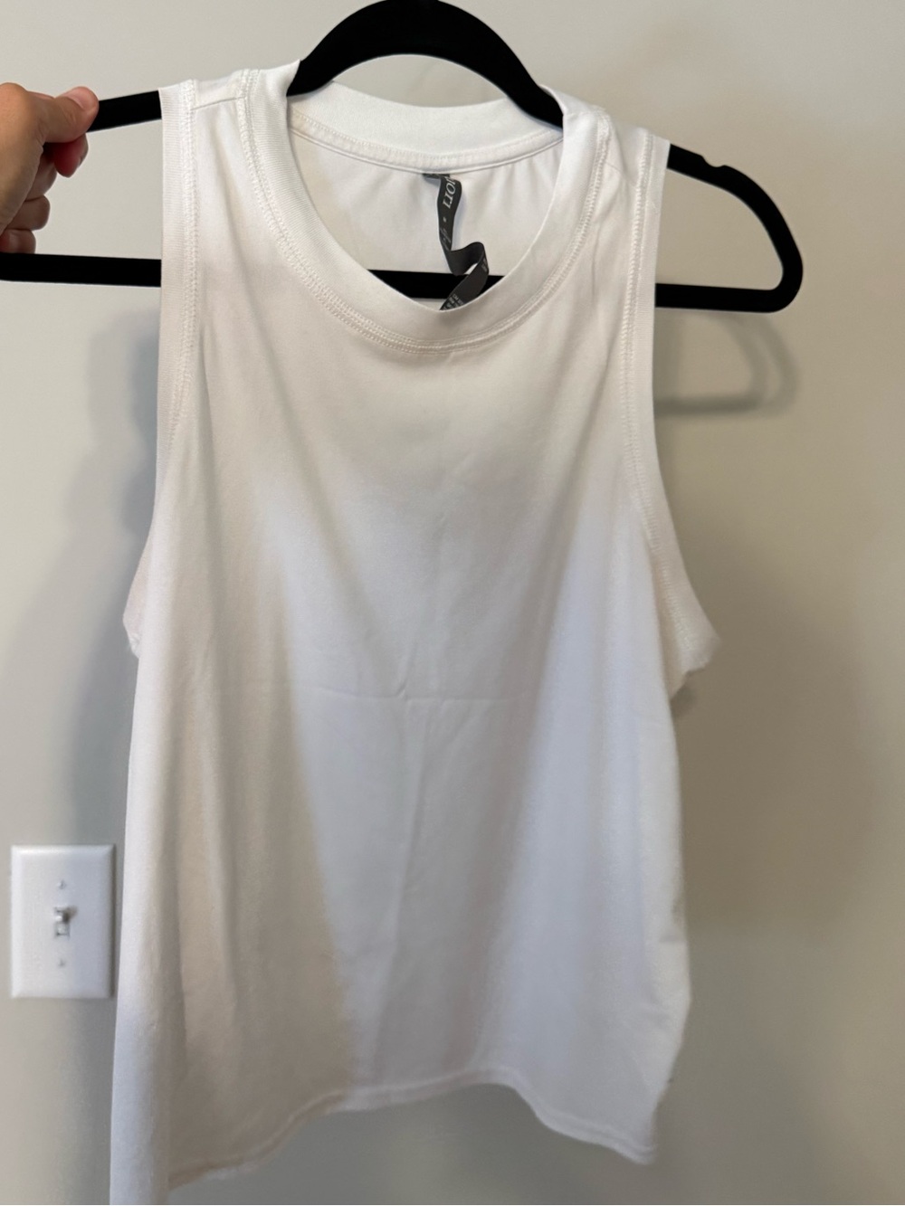 Vuori White Sleeveless Tank Top